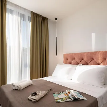 Luxury Ole With Pool Villa