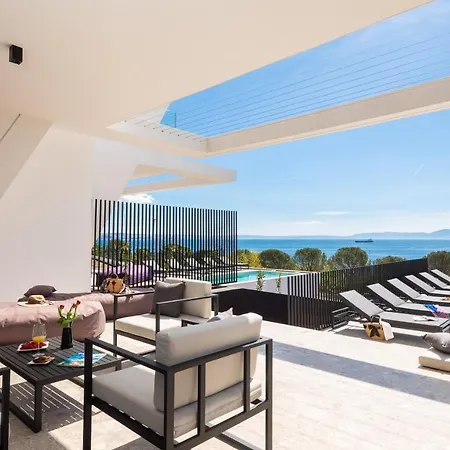 Luxury Ole With Pool Villa Kostrena