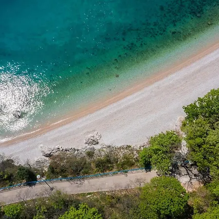 Luxury Ole With Pool Kostrena