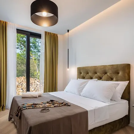 Luxury Ole With Pool Kostrena