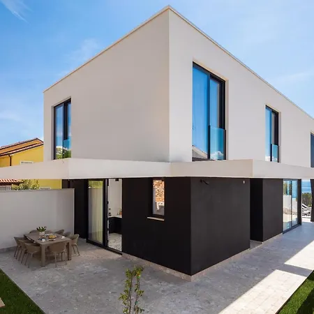 Luxury Ole With Pool * Kostrena