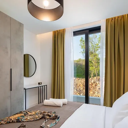 Luxury Ole With Pool * Kostrena