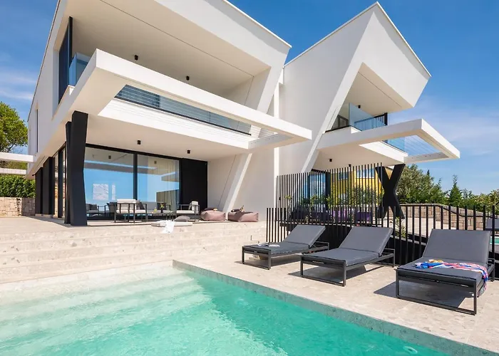 Luxury Ole With Pool Villa
