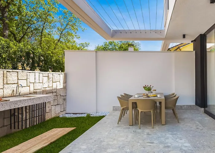 Luxury Ole With Pool Villa Kostrena