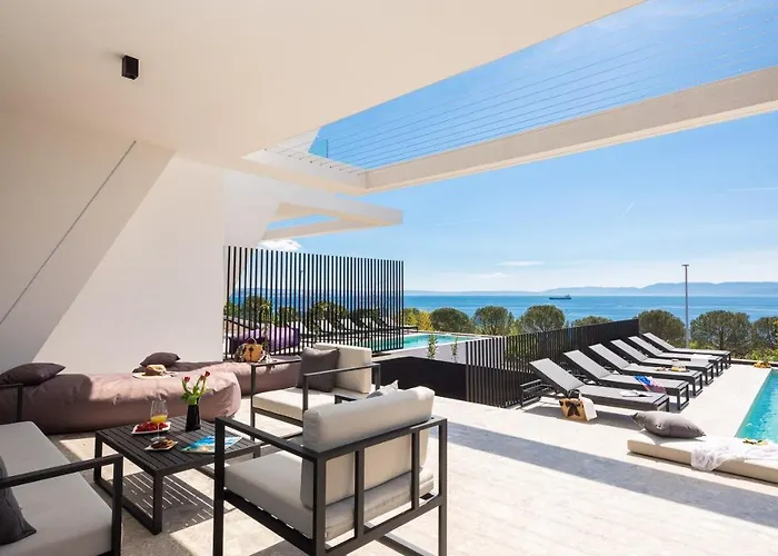 Luxury Ole With Pool Villa Kostrena