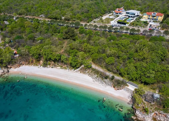 Luxury Ole With Pool Villa