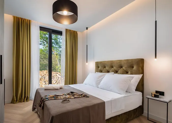 Luxury Ole With Pool Kostrena