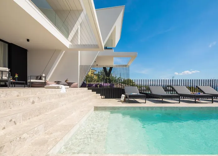 Luxury Ole With Pool * Kostrena