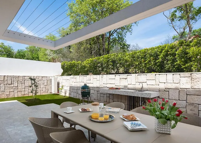 Villa Luxury Ole With Pool *