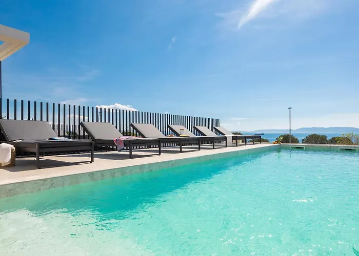 Villa Luxury Ole With Pool