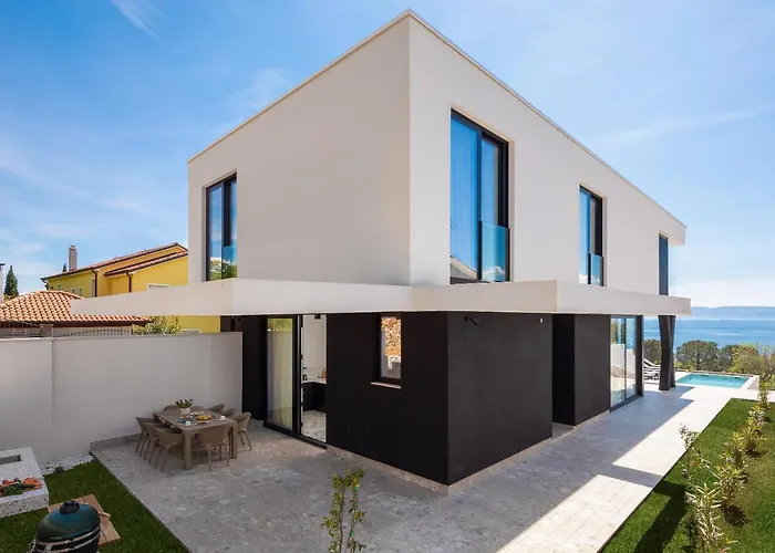 Luxury Ole With Pool * Kostrena