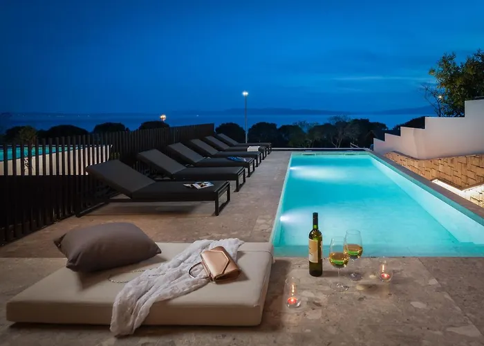 Luxury Ole With Pool Villa *