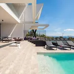 Luxury Ole With Pool Кострена