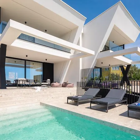 Luxury Ole With Pool Вилла