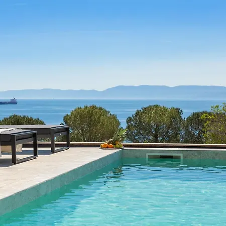 Luxury Ole With Pool * Kostrena