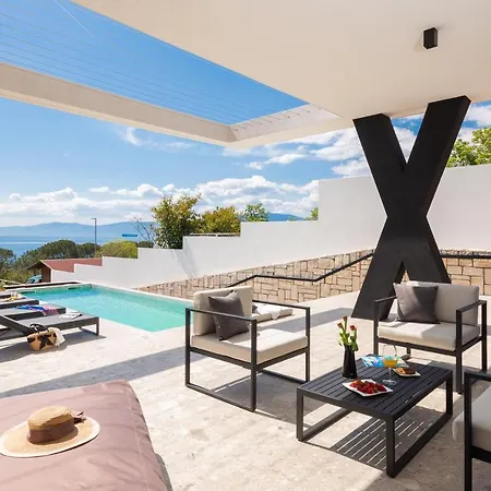 Villa Luxury Ole With Pool
