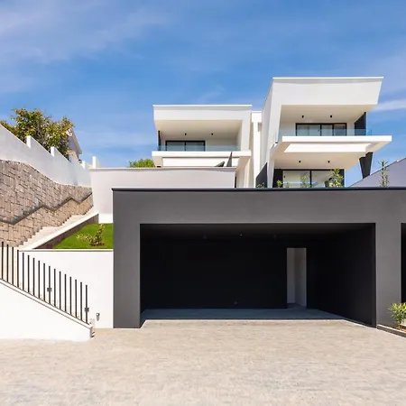 Вилла Luxury Ole With Pool Кострена
