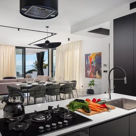 ヴィラ Luxury Ole With Pool