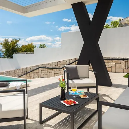 Luxury Ole With Pool * Kostrena