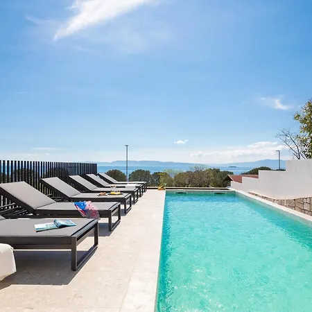 Luxury Ole With Pool Vilă *