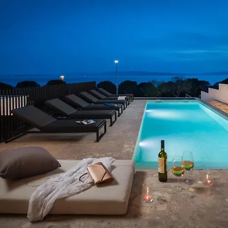 Luxury Ole With Pool Vilă *