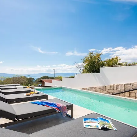 Vilă Luxury Ole With Pool