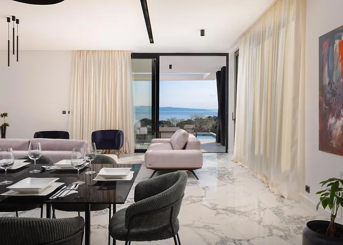 Luxury Ole With Pool Villa
