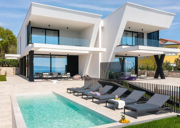 Luxury Ole With Pool Kostrena